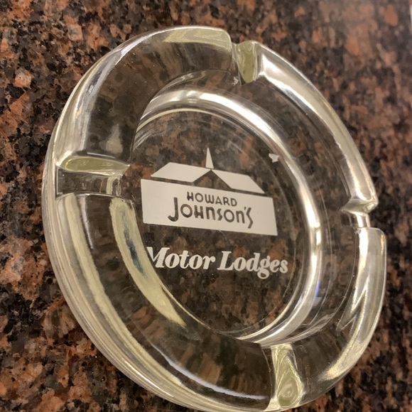 Howard Johnson’s Motor Lodge Ashtray clear glass vintage - Picture 4 of 4